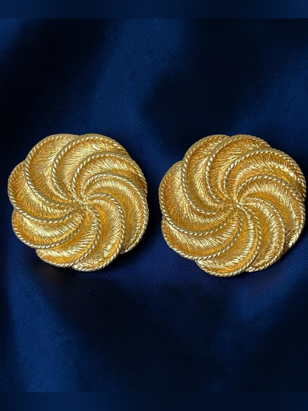 Vintage Napier Gold Tone Swirl Button Disc Clip On Screw Back Earrings Textured